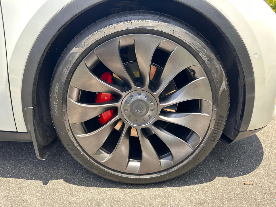 2020 Tesla Model Y Performance - Image 22 of 31
