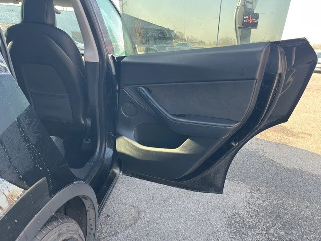 2020 Tesla Model Y Performance - Image 16 of 21
