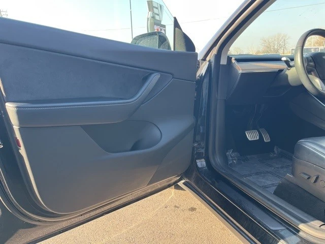 2020 Tesla Model Y Performance - Image 8 of 21