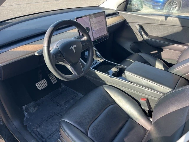 2020 Tesla Model Y Performance - Image 9 of 21