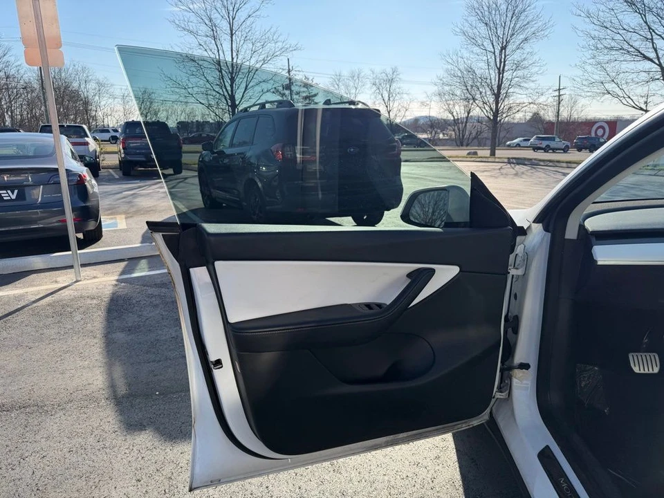 2020 Tesla Model Y Performance - Image 5 of 16