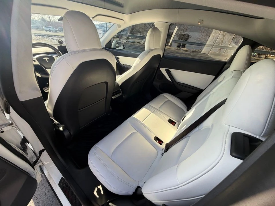 2020 Tesla Model Y Performance - Image 10 of 16