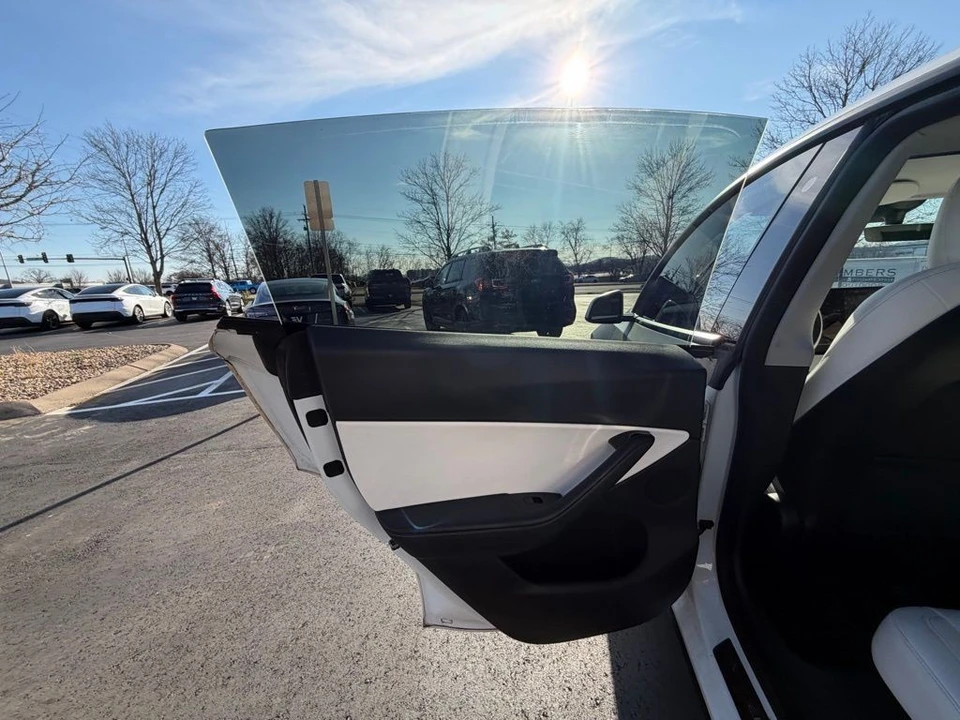 2020 Tesla Model Y Performance - Image 8 of 16