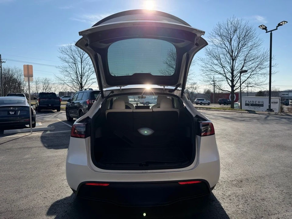 2020 Tesla Model Y Performance - Image 4 of 16