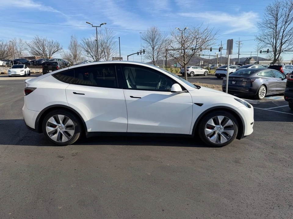 2020 Tesla Model Y Performance - Image 2 of 16