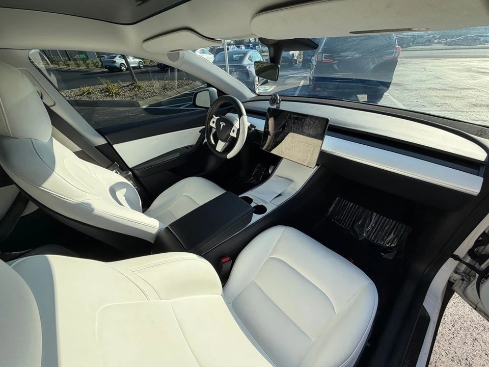 2020 Tesla Model Y Performance - Image 16 of 16