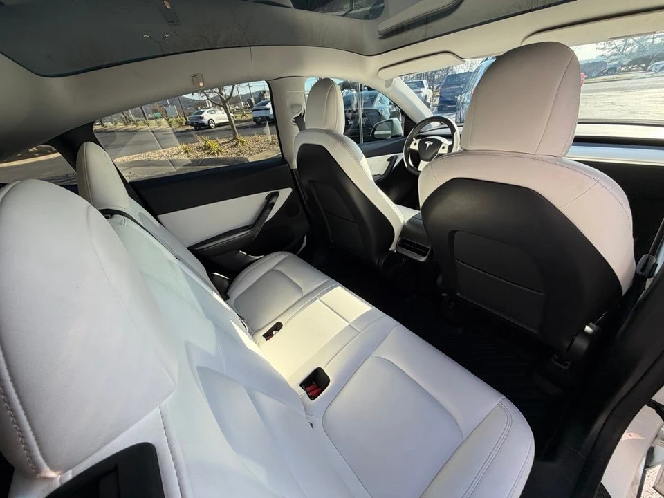 2020 Tesla Model Y Performance - Image 13 of 16