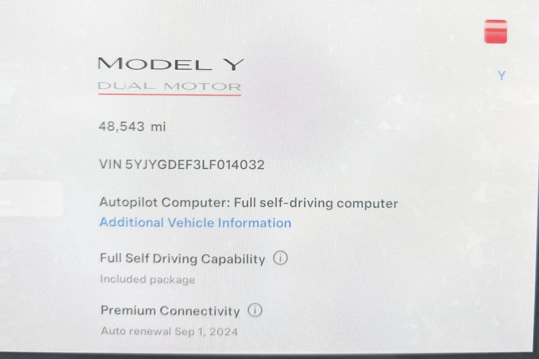 2020 Tesla Model Y Performance - Image 26 of 31