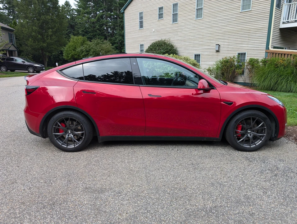 2020 Tesla Model Y Performance - Image 14 of 31