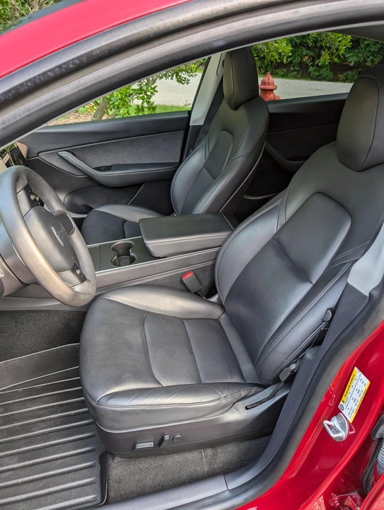 2020 Tesla Model Y Performance - Image 28 of 31