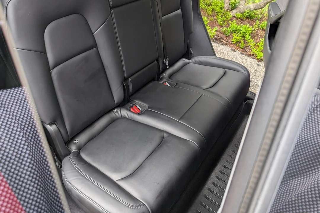 2020 Tesla Model Y Performance - Image 25 of 31