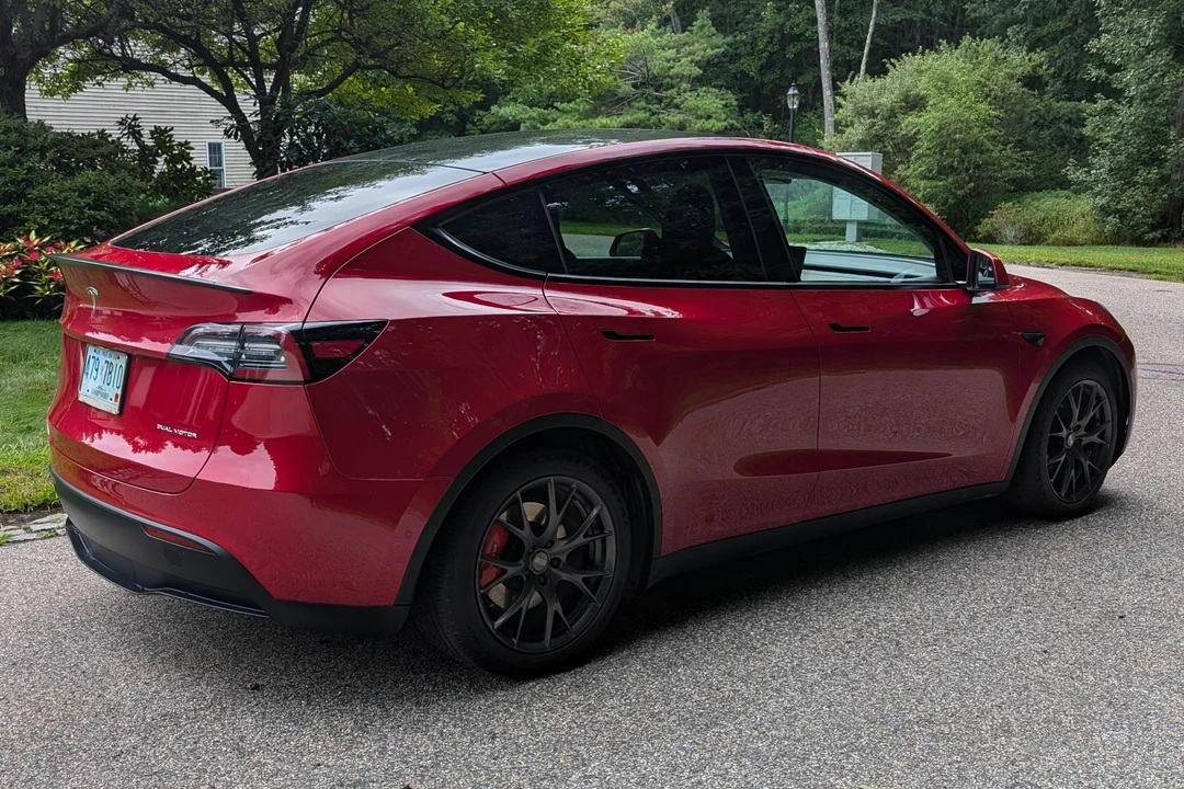 2020 Tesla Model Y Performance - Image 4 of 31