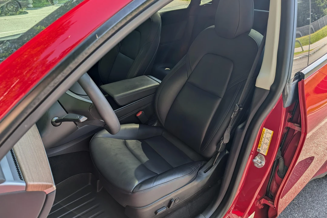 2020 Tesla Model Y Performance - Image 24 of 31
