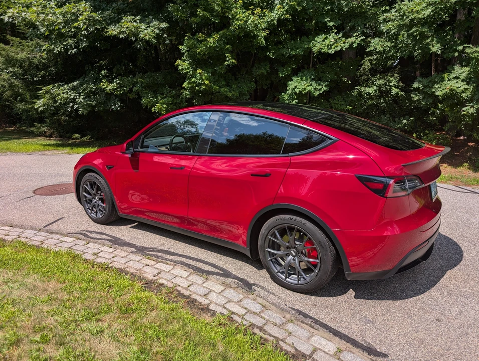 2020 Tesla Model Y Performance - Image 9 of 31