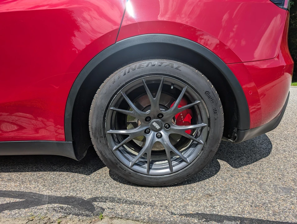2020 Tesla Model Y Performance - Image 17 of 31