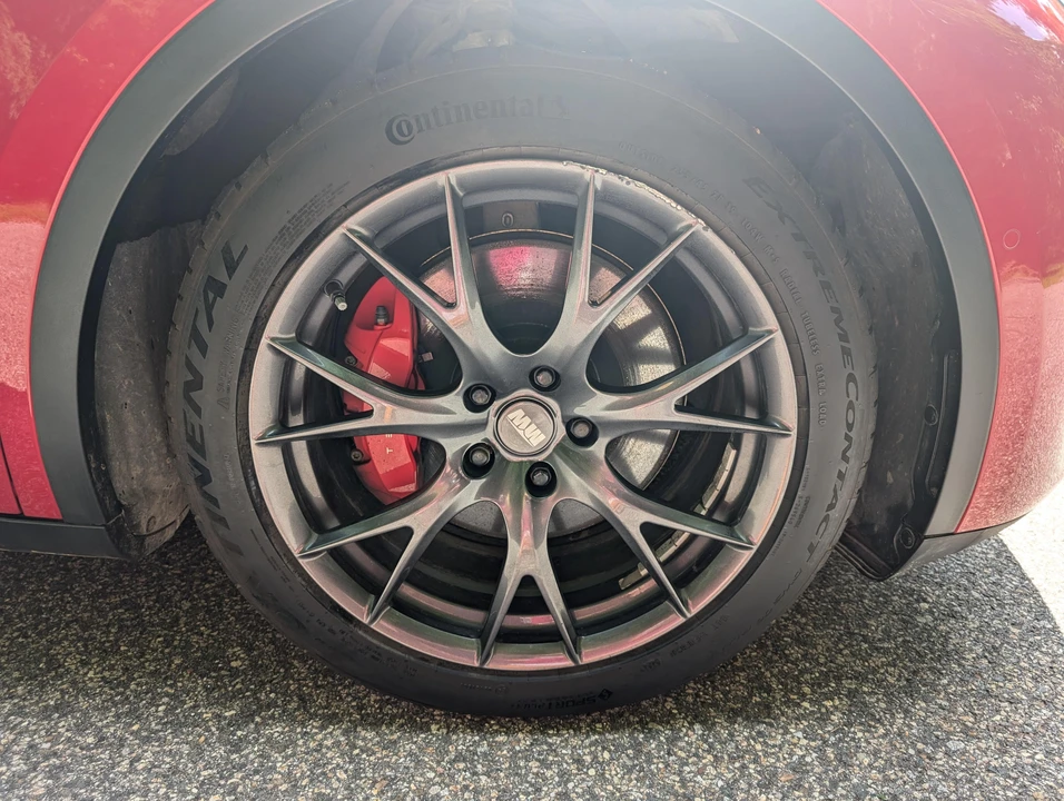 2020 Tesla Model Y Performance - Image 19 of 31