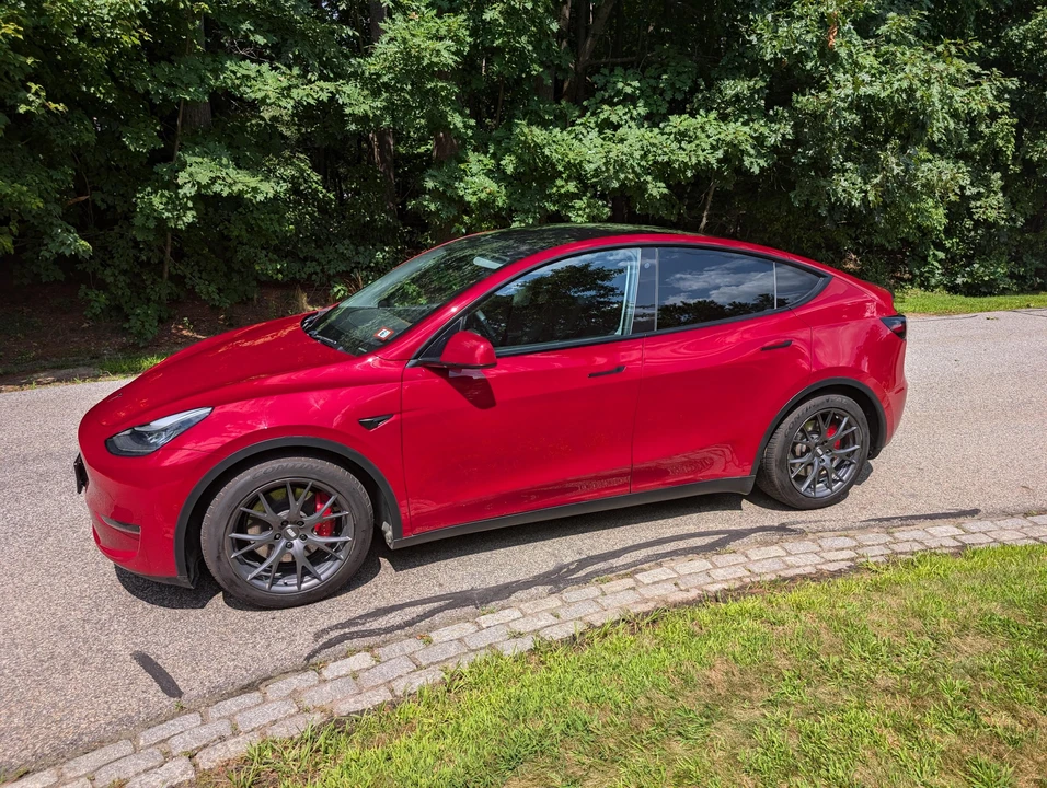 2020 Tesla Model Y Performance - Image 6 of 31