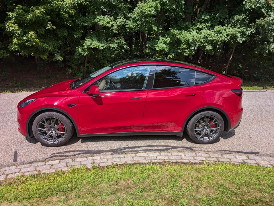 2020 Tesla Model Y Performance - Image 7 of 31