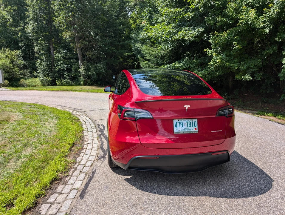 2020 Tesla Model Y Performance - Image 11 of 31