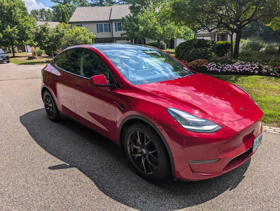 2020 Tesla Model Y Performance - Image 15 of 31