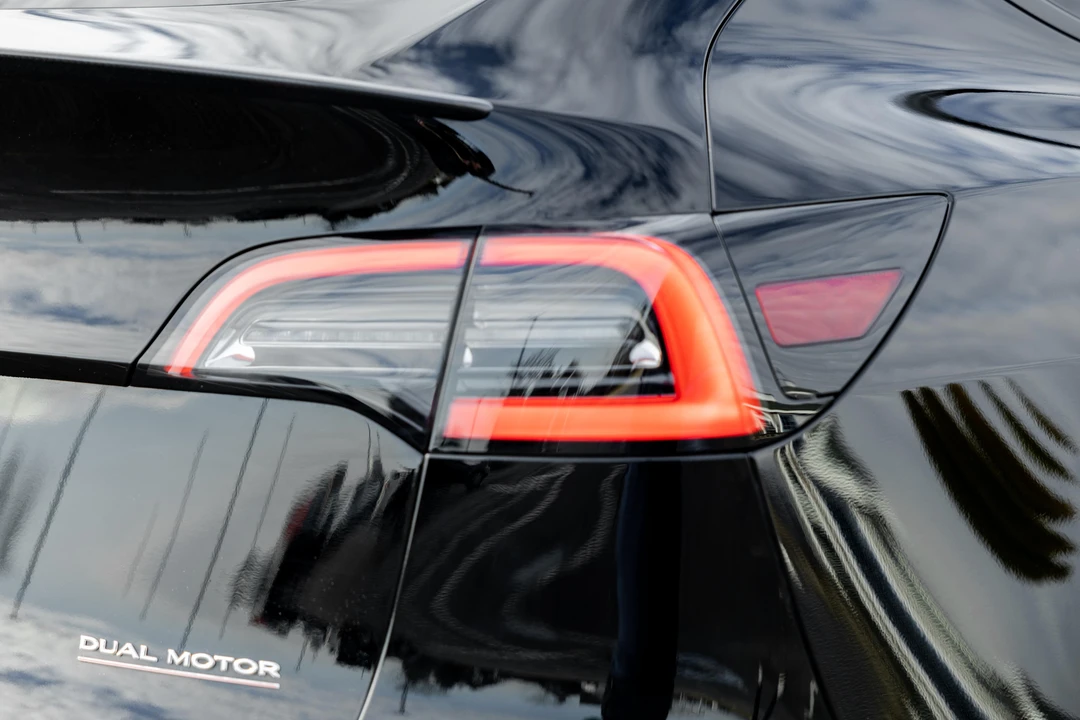 2020 Tesla Model Y Performance - Image 17 of 26