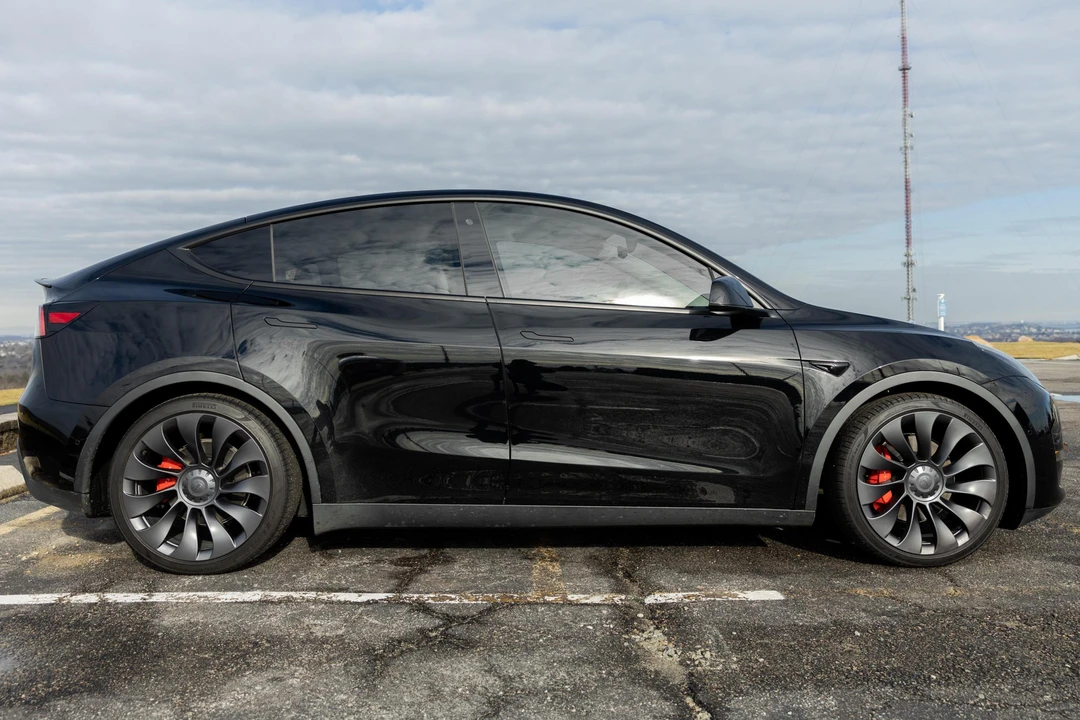 2020 Tesla Model Y Performance - Image 3 of 26