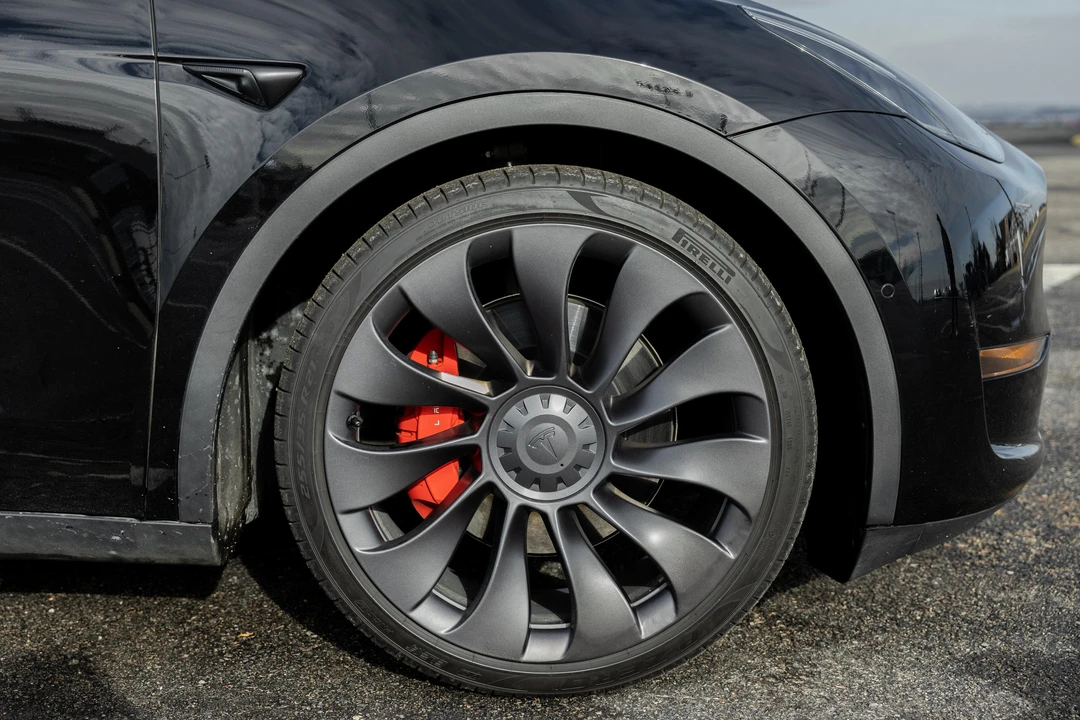 2020 Tesla Model Y Performance - Image 23 of 26