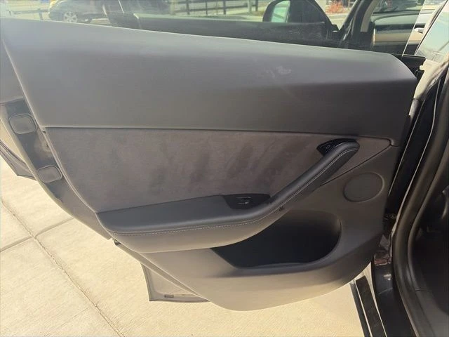 2020 Tesla Model Y Performance - Image 14 of 21