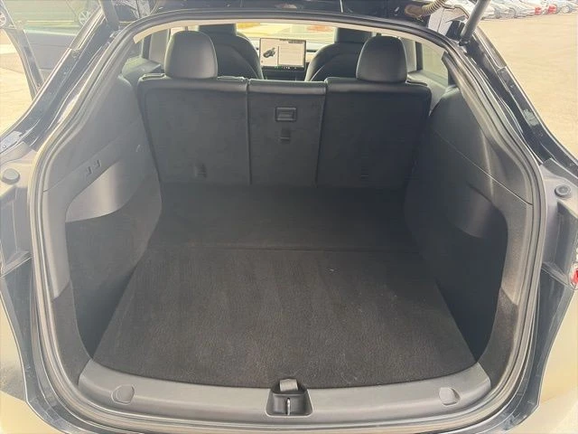 2020 Tesla Model Y Performance - Image 17 of 21