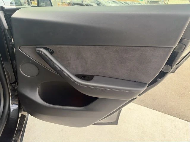 2020 Tesla Model Y Performance - Image 18 of 21