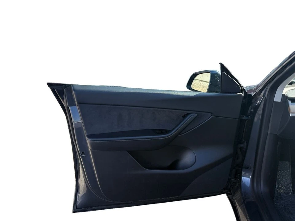 2020 Tesla Model Y Performance - Image 11 of 21