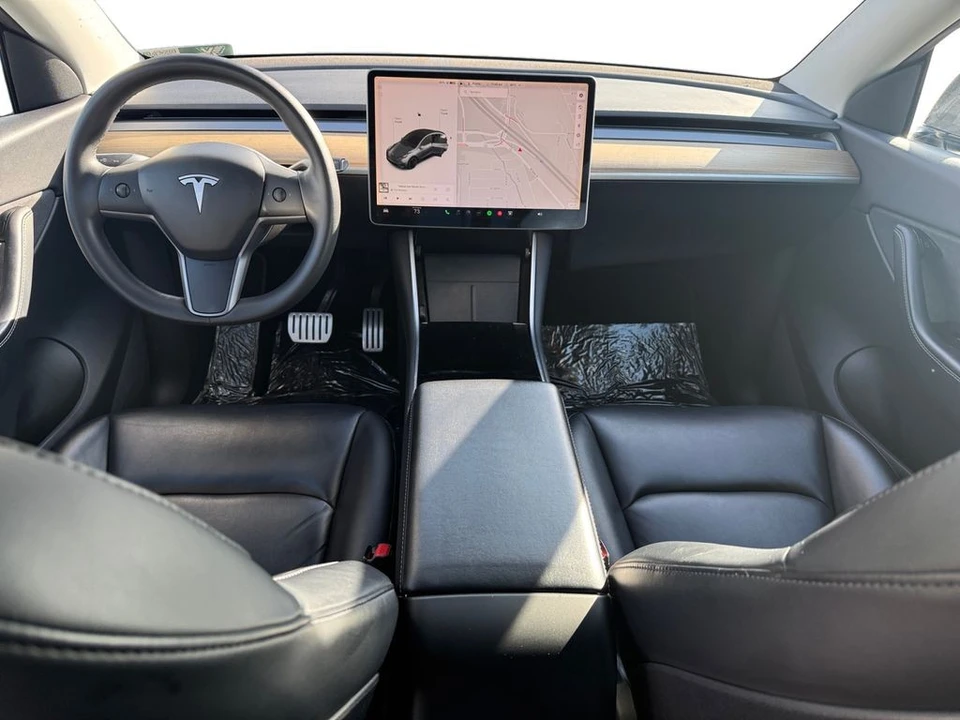 2020 Tesla Model Y Performance - Image 15 of 21