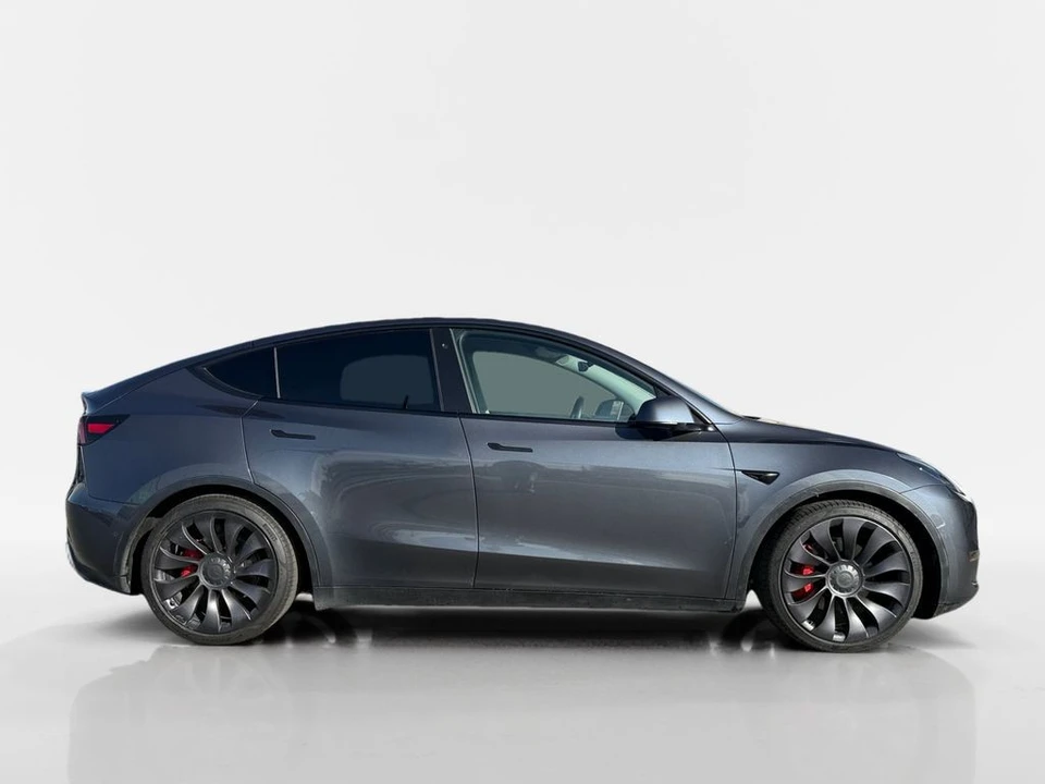 2020 Tesla Model Y Performance - Image 9 of 21