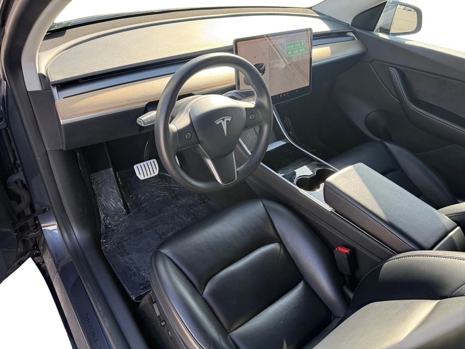 2020 Tesla Model Y Performance - Image 12 of 21