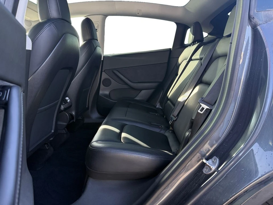 2020 Tesla Model Y Performance - Image 16 of 21