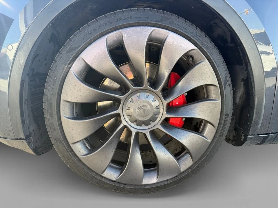 2020 Tesla Model Y Performance - Image 10 of 21