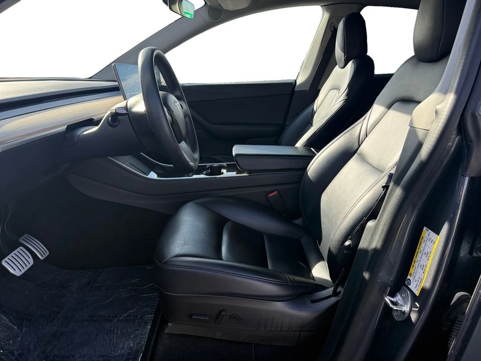 2020 Tesla Model Y Performance - Image 13 of 21