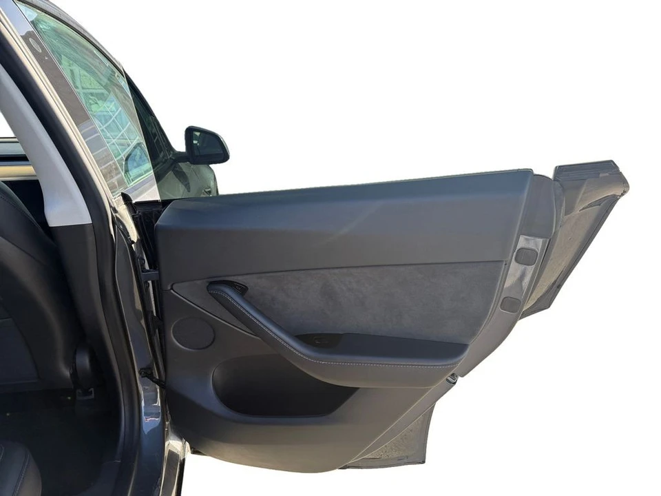 2020 Tesla Model Y Performance - Image 18 of 21