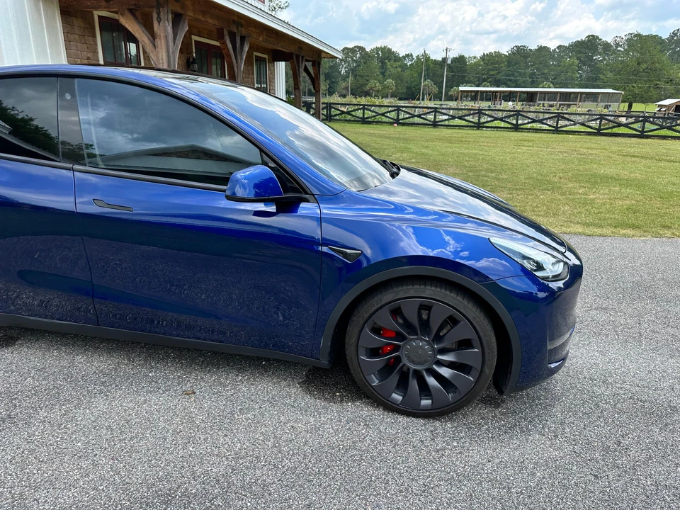 2020 Tesla Model Y Performance - Image 24 of 31