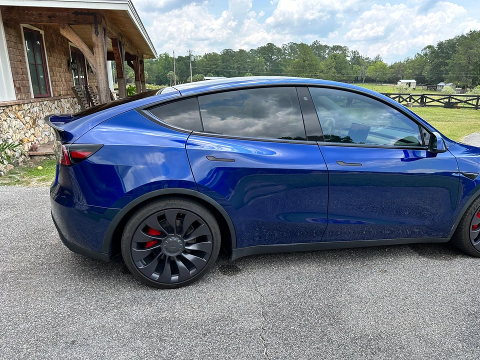 2020 Tesla Model Y Performance - Image 21 of 31