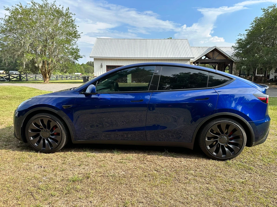 2020 Tesla Model Y Performance - Image 7 of 31