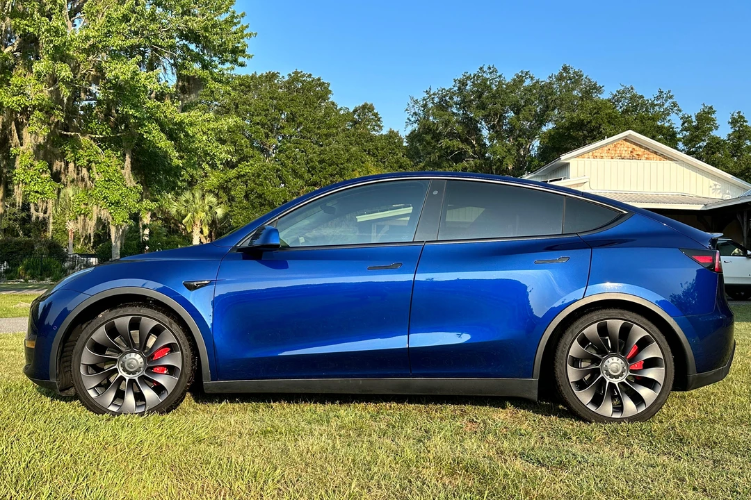 2020 Tesla Model Y Performance - Image 3 of 31