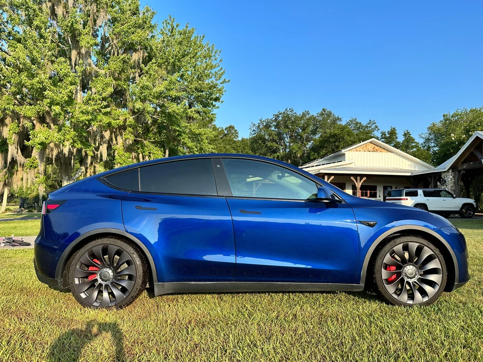 2020 Tesla Model Y Performance - Image 12 of 31