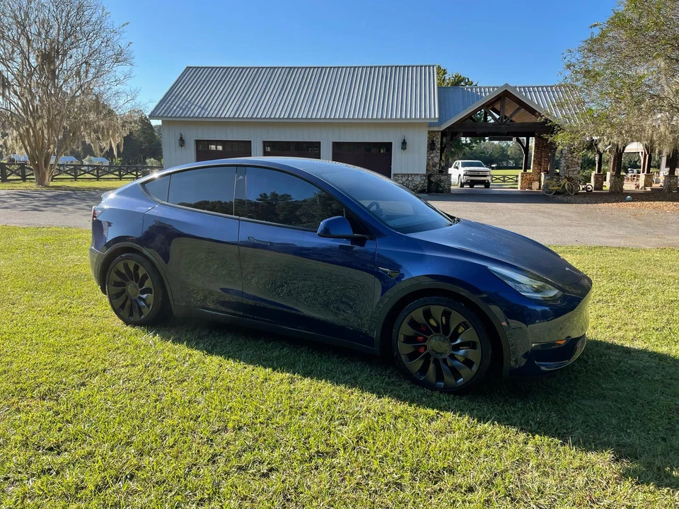2020 Tesla Model Y Performance - Image 13 of 31