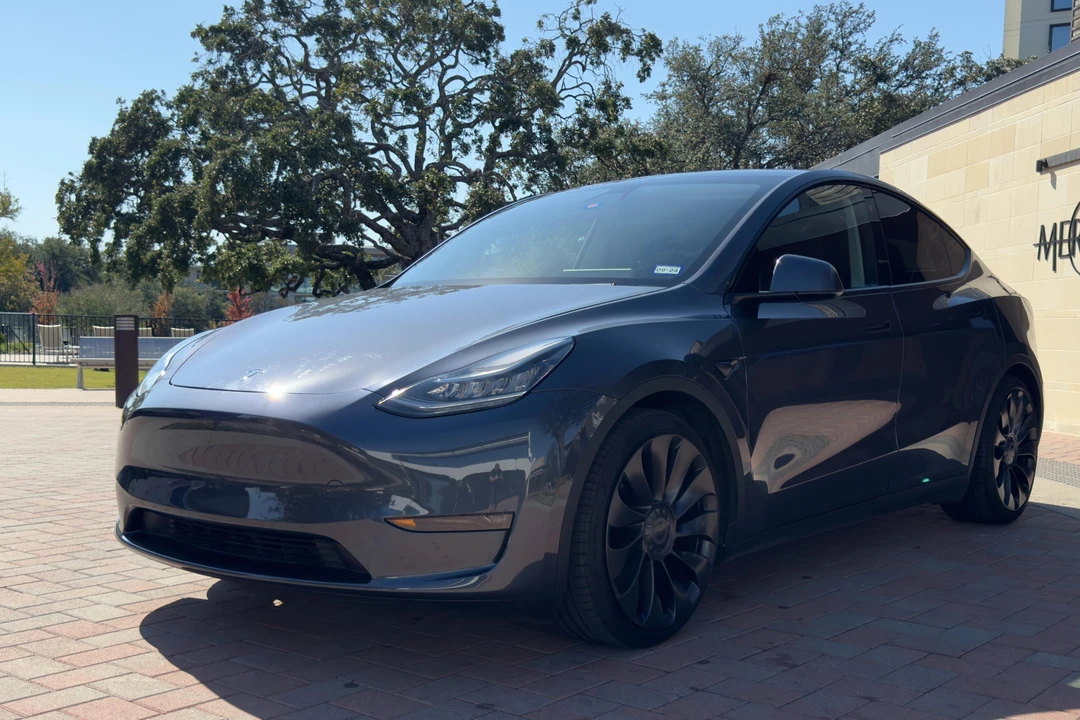 2020 Tesla Model Y Performance - Image 9 of 31