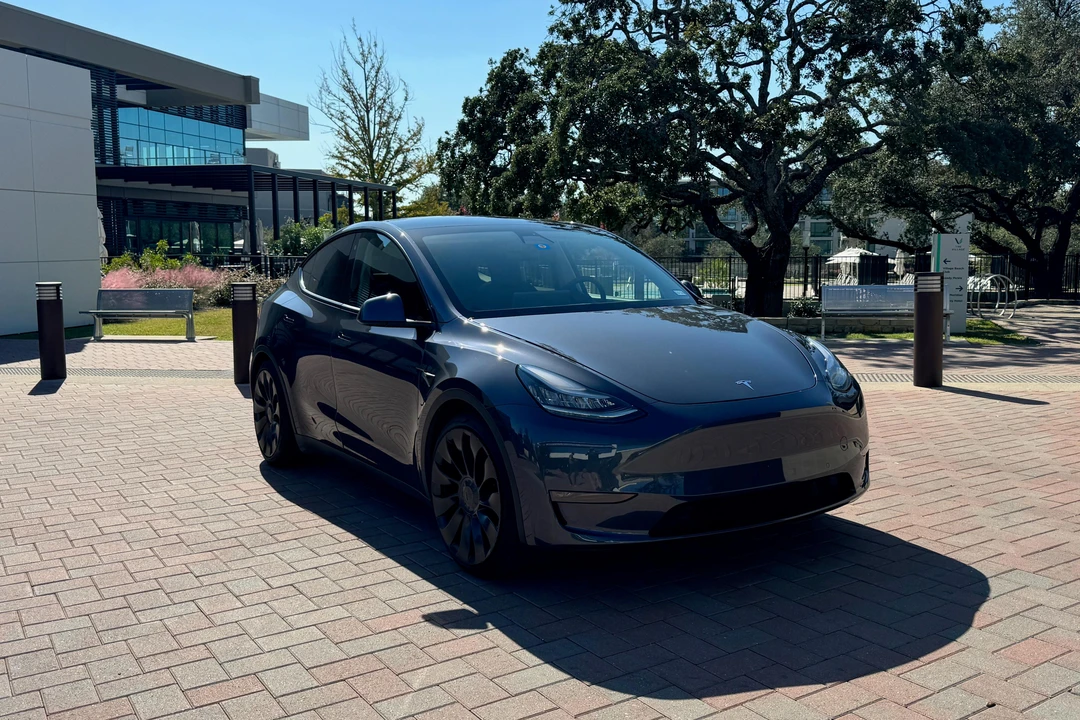 2020 Tesla Model Y Performance - Image 24 of 31