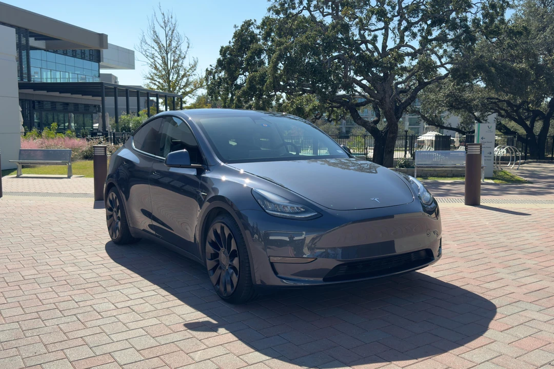 2020 Tesla Model Y Performance - Image 22 of 31
