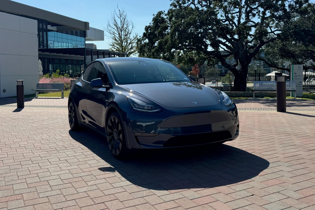 2020 Tesla Model Y Performance - Image 27 of 31