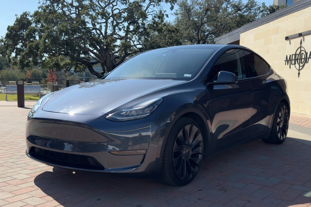 2020 Tesla Model Y Performance - Image 7 of 31