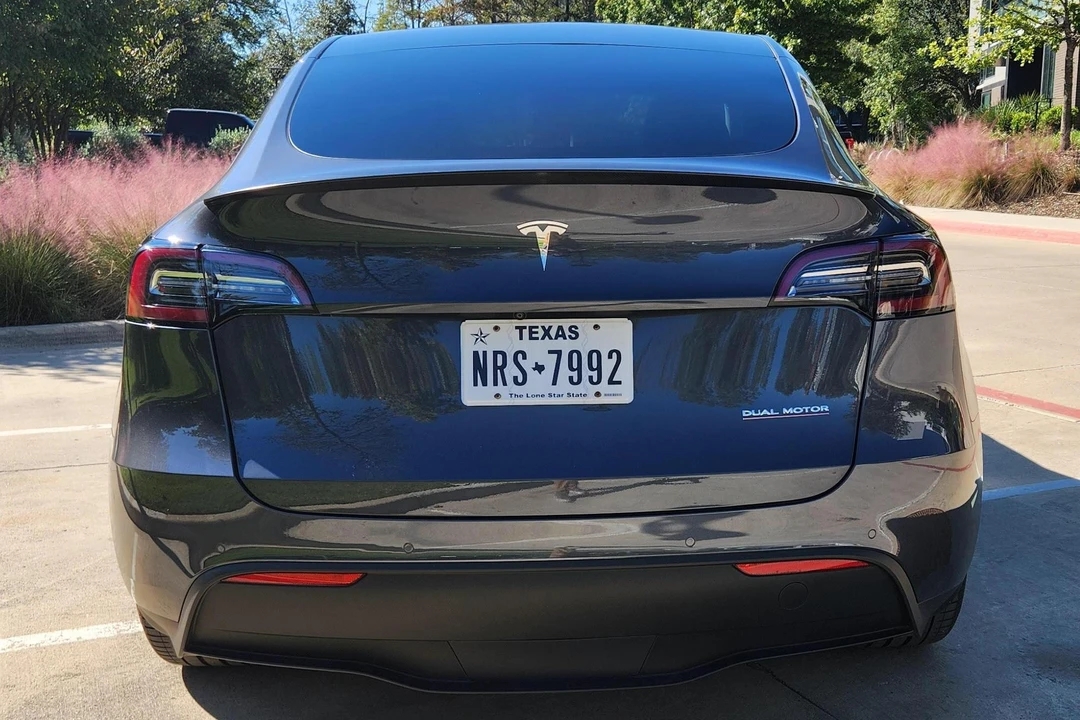 2020 Tesla Model Y Performance - Image 5 of 31